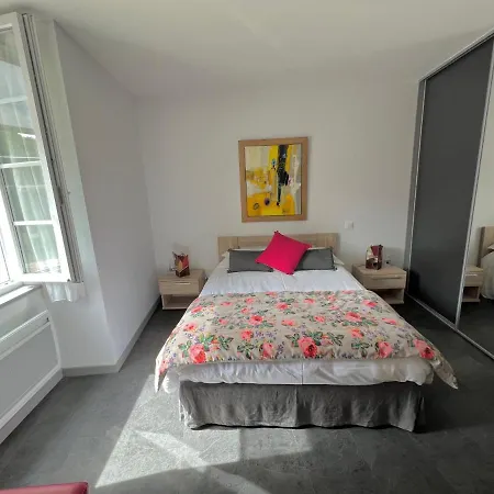 Les Pirondeaux Maison d'hôtes 3*