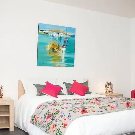 Les Pirondeaux 3* 罗卡马杜尔