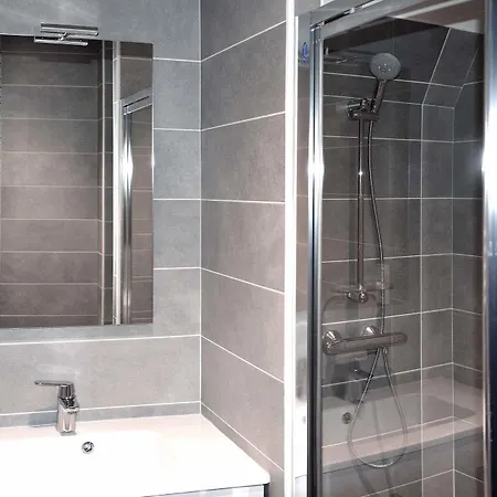 Les Pirondeaux 罗卡马杜尔