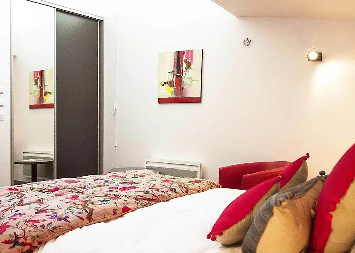 Les Pirondeaux Maison d'hôtes 3*